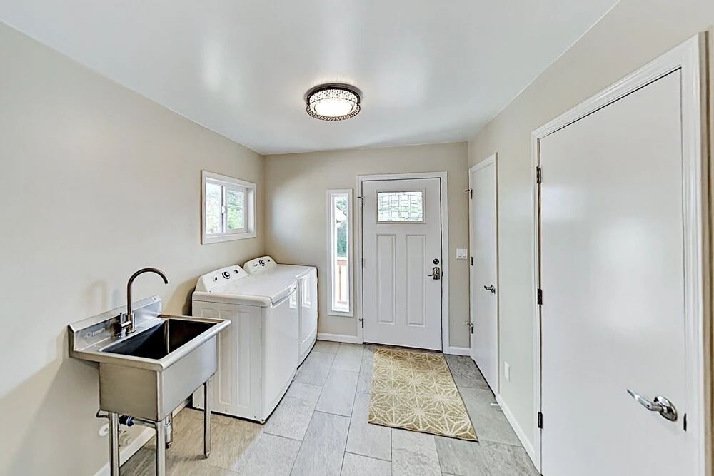 881 N Pacific Street Home 3 Bedrooms 1 Bathroom Home