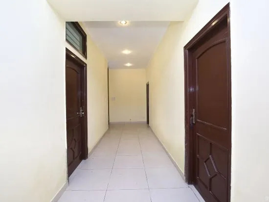 OYO 19765 Royal Guest House