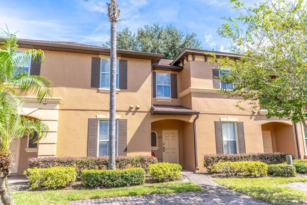 222 Regal Palms