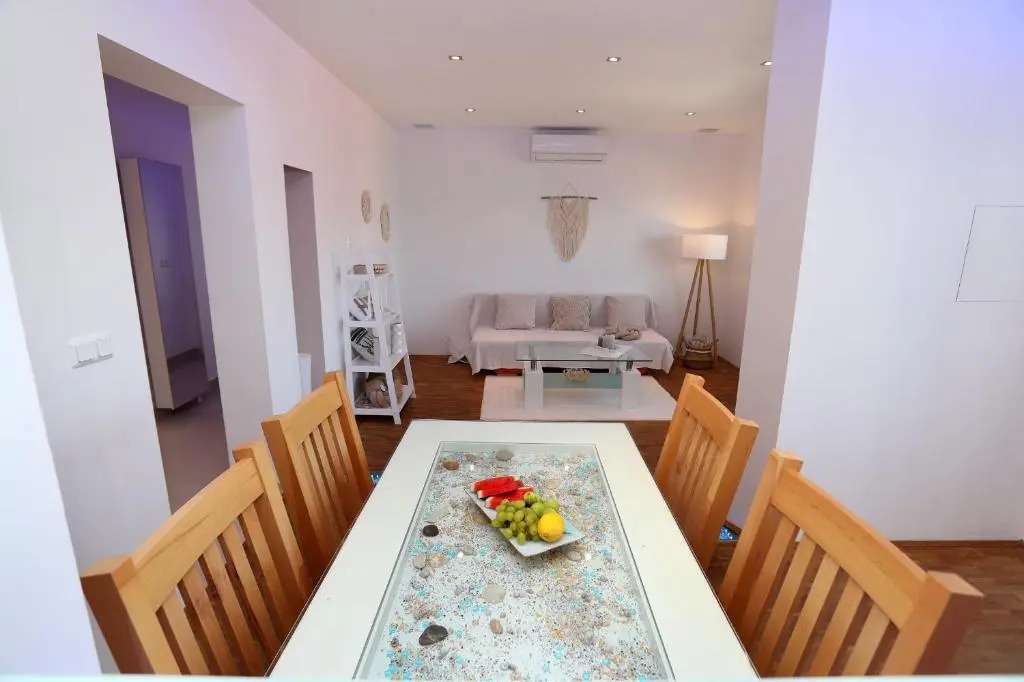 Apts Vidosava - 100m from the sea