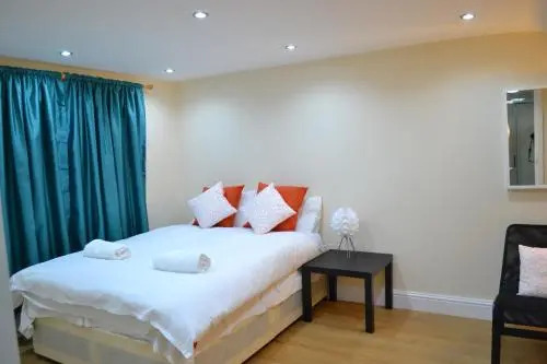 High Street Service Apartment