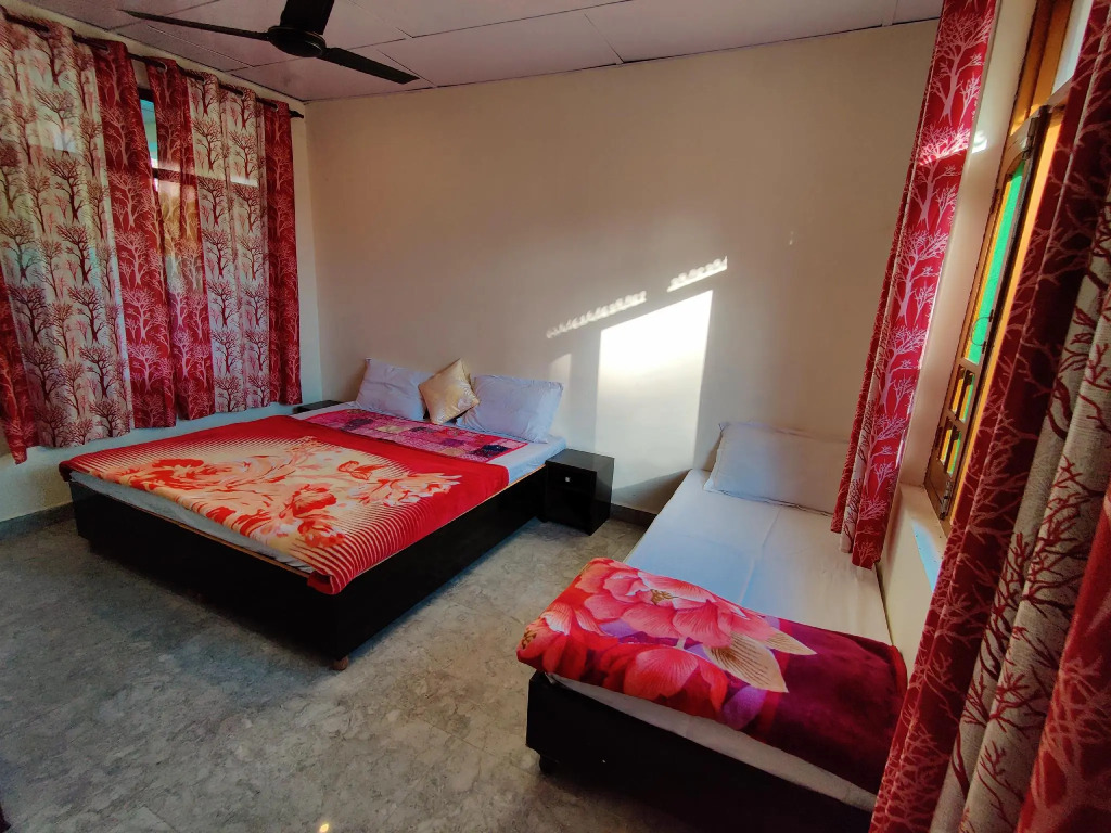 Hipostel Naddi (Mcleodganj-Dharamshala)