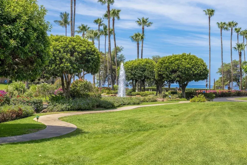 Experience Kamaole Sands 4-409 - Ocean Views, Spacious, Renovated, Wi-fi, AC!