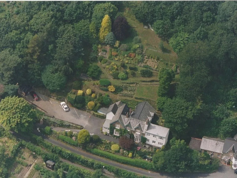 Pine Lodge Guest House