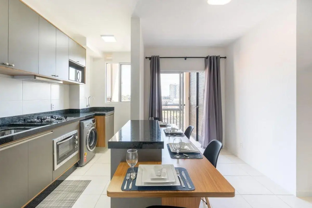 Apartamentos em Bal Piçarras 150M DA PRAIA com Sacada Wi Fi, Piscina, Portaria 24h, Playground e vaga de GARAGEM