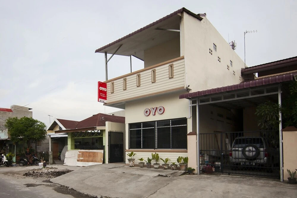 OYO 885 Tangkul Residence