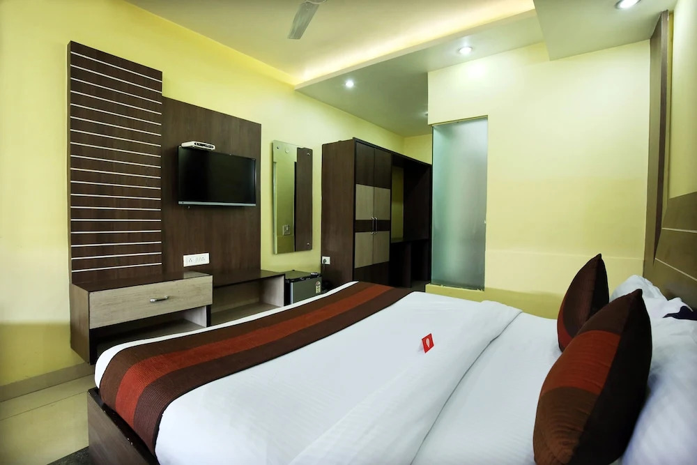 OYO 1673 Hotel MM Yellowuds
