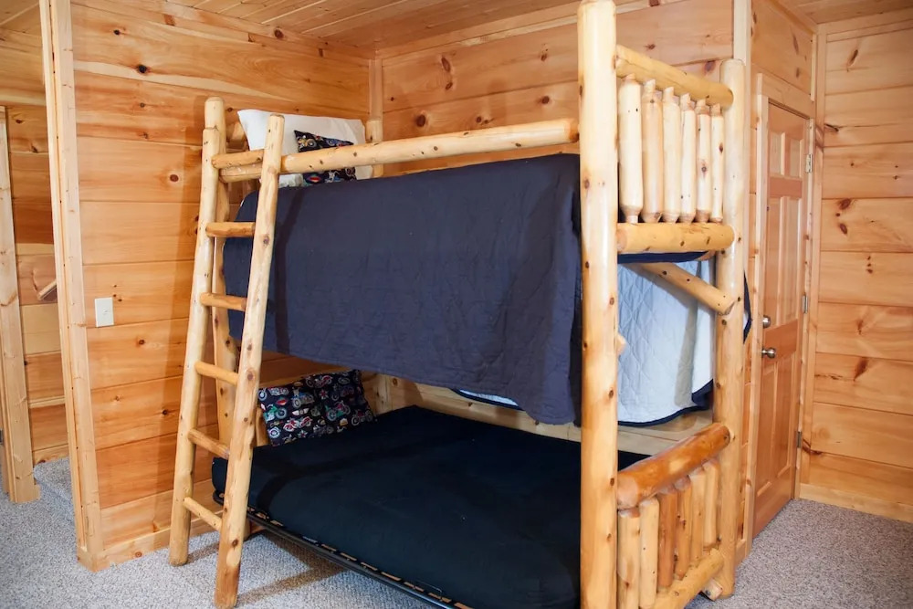 ARROWHEAD - 5 Br Cabin