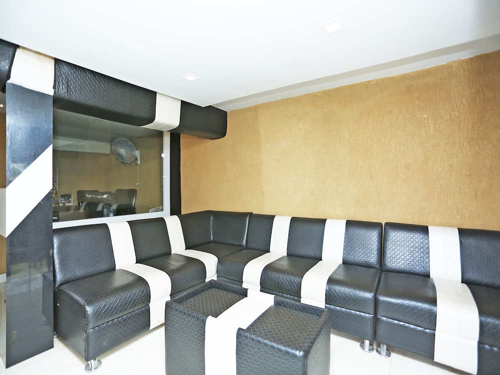 CAPITAL O 16472 Hotel Shree Balram International
