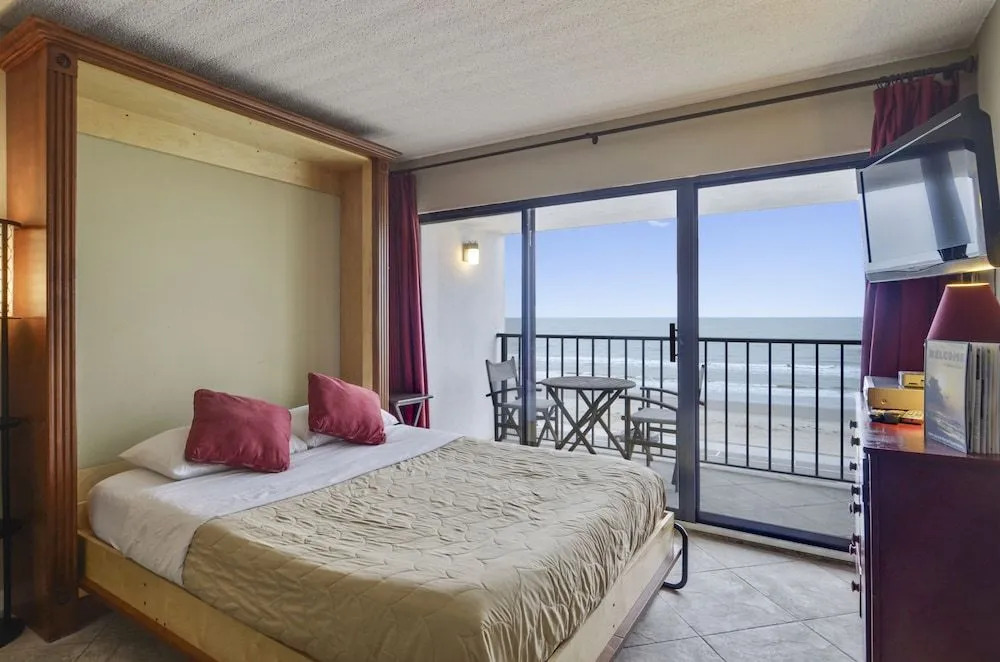 Panorama Palms