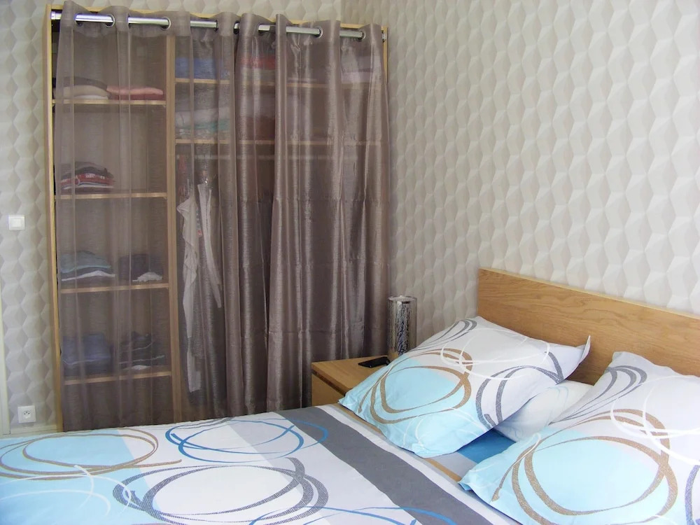 Apartment With one Bedroom in Grandcamp-maisy, With Furnished Garden and Wifi