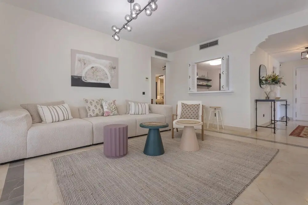 3 Bedroom, 3 Bathroom Beachside Apartment