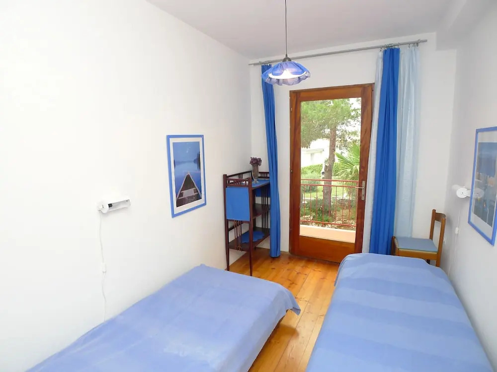 Apartment for six Persons With Three Bedrooms and Internet