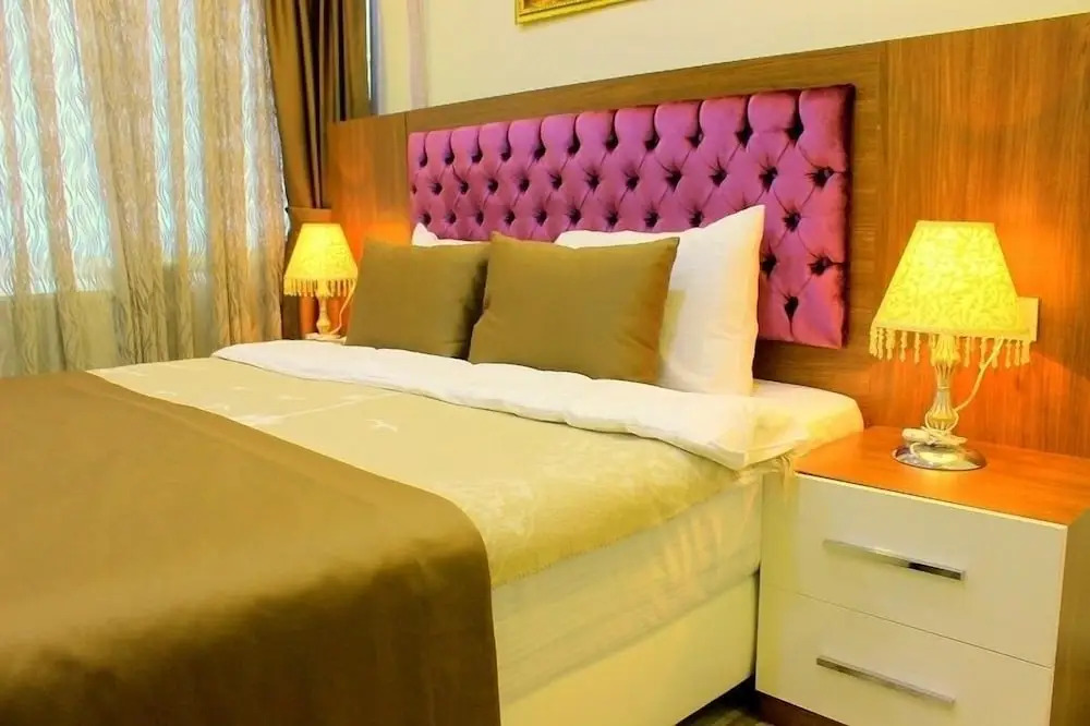 Hotelium 1