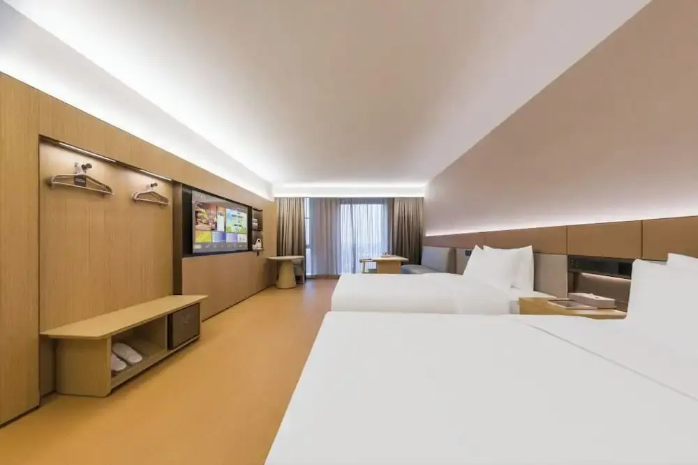 Full Season Hotel-HGH