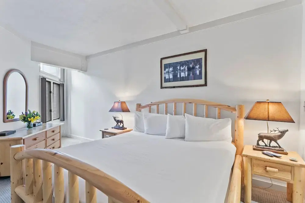 Powder Run at Deer Valley Resort - Two Bedroom Condo with Hot Tub #A12 2 Condo
