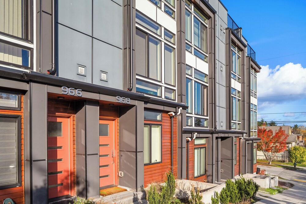 Lake View Townhouse