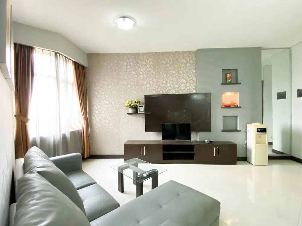 Homey 2Br Apartment Crown Court Executive Condominium