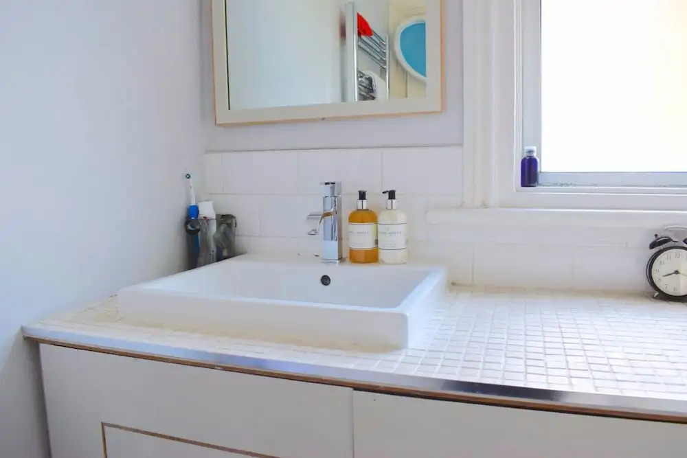 3 Bedroom Victorian Flat With Parking in South East London