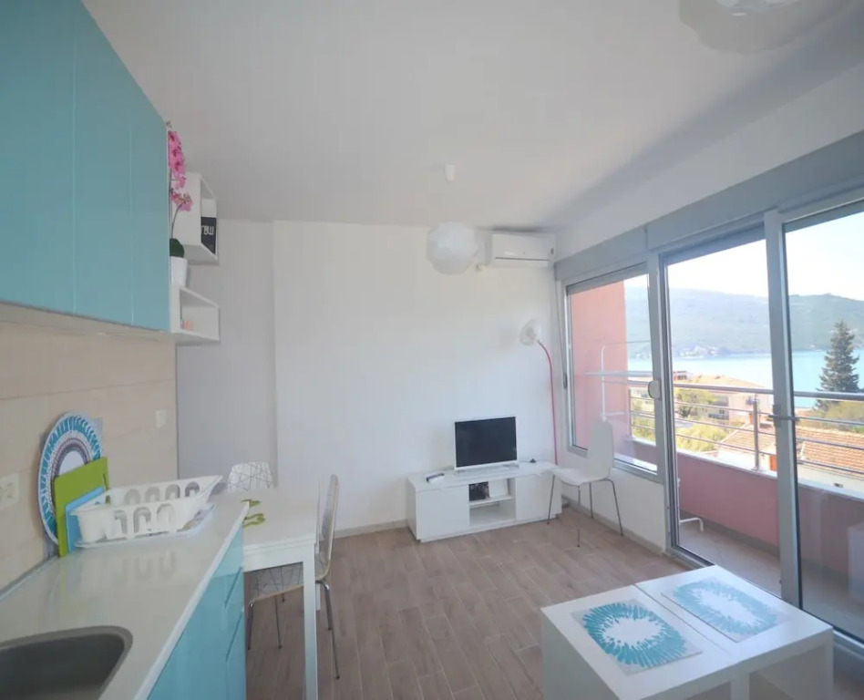 Anika Apartment
