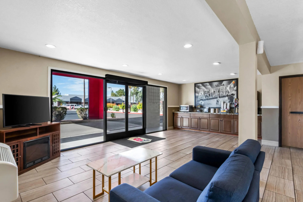 Super 8 by Wyndham Mesa Gilbert