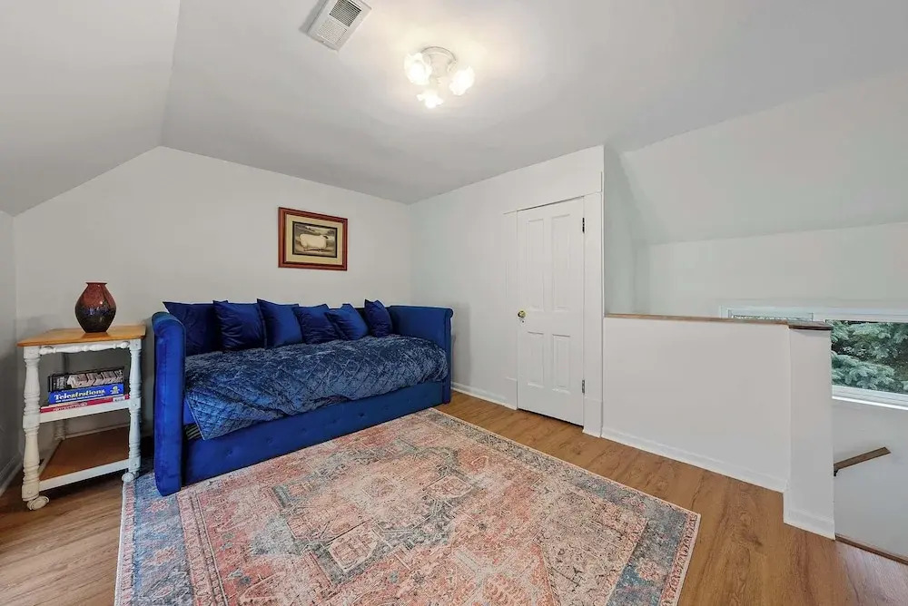Morrill Modern Retreat Desirable Marion Village!