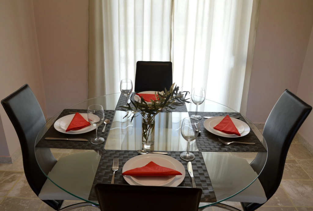 Marathon Eco Stay