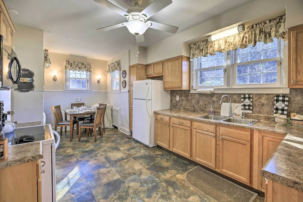 Half-mi to Dawkins Rail Trail: Family Home w/ Yard
