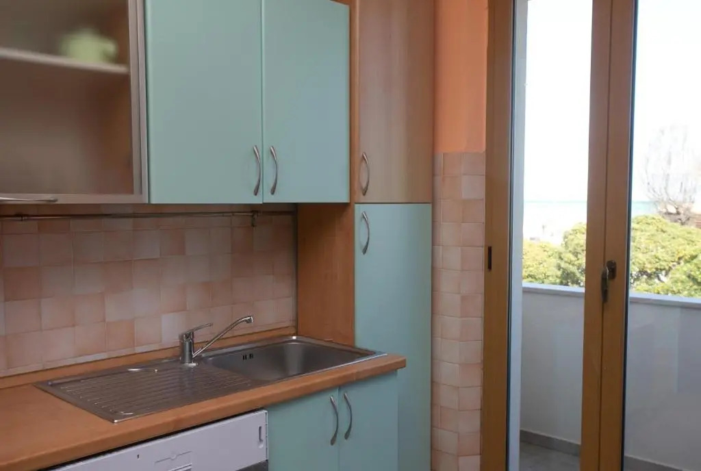 M24 - Marcelli, trilocale con terrazzo fronte mare