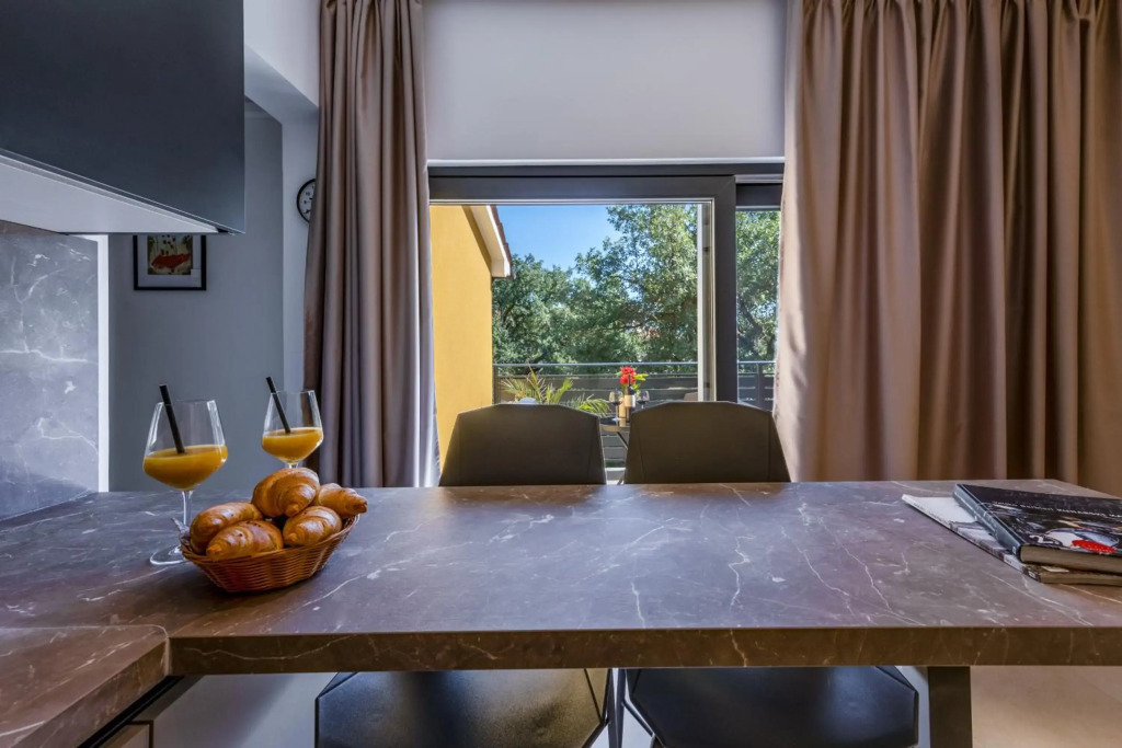 Rooms with free parking