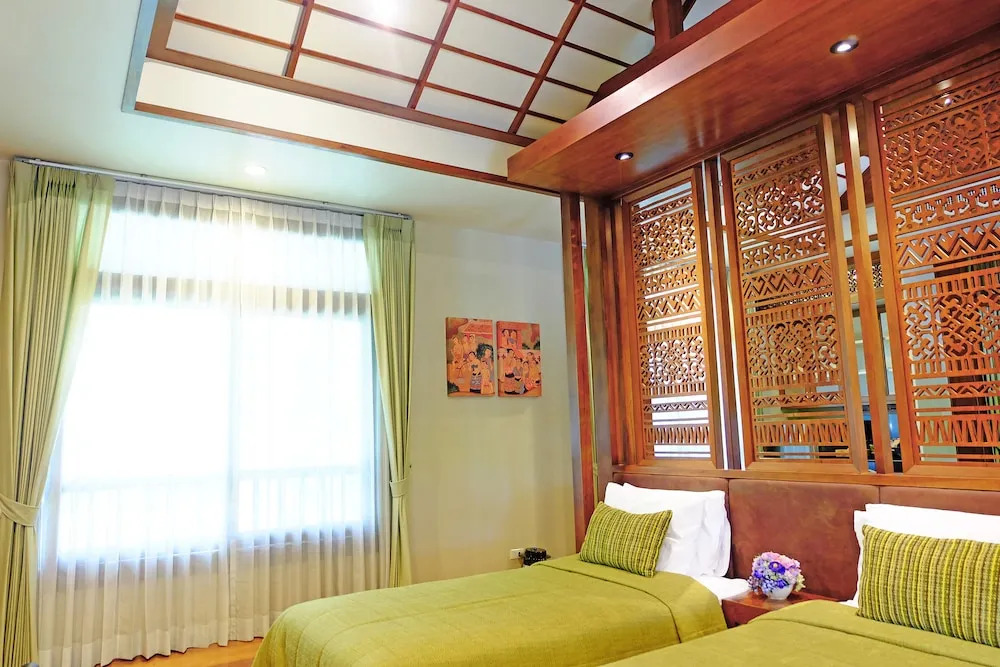 Khum Nakorn Villa