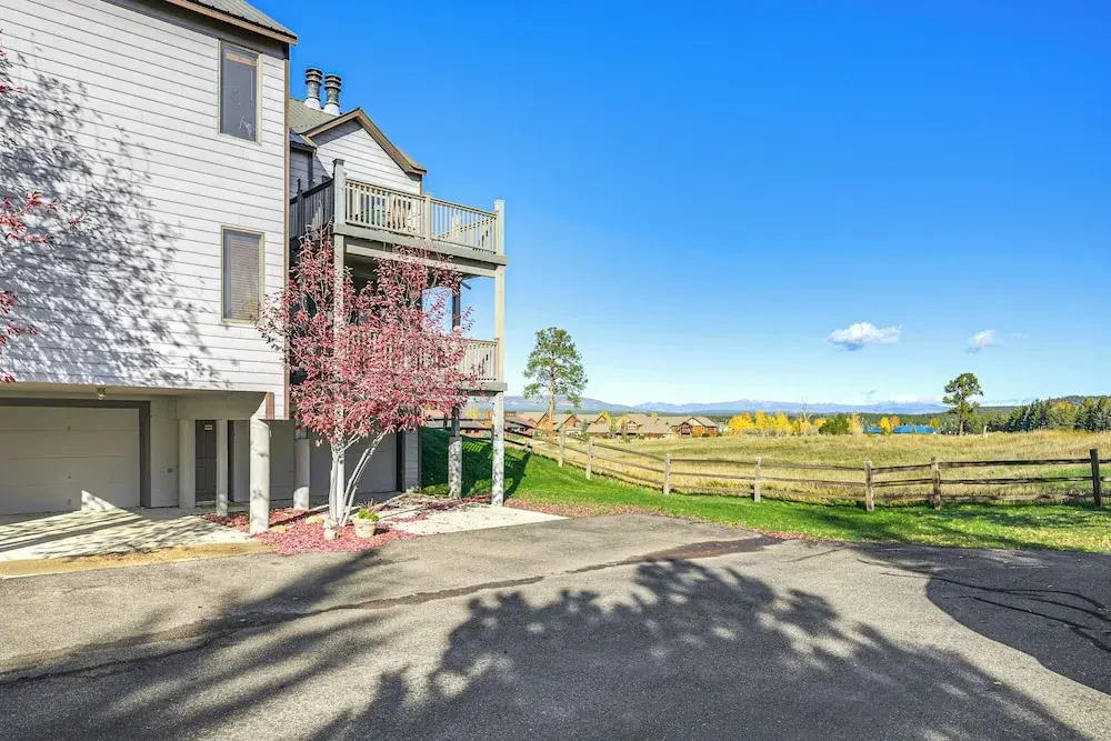 Pagosa Condo w/ Deck, 4 Mi to Hot Springs & Dtwn