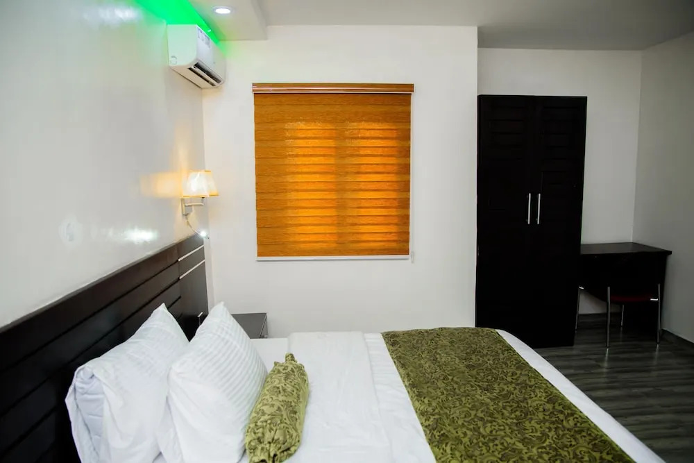 Whitevill Hospitality and homes