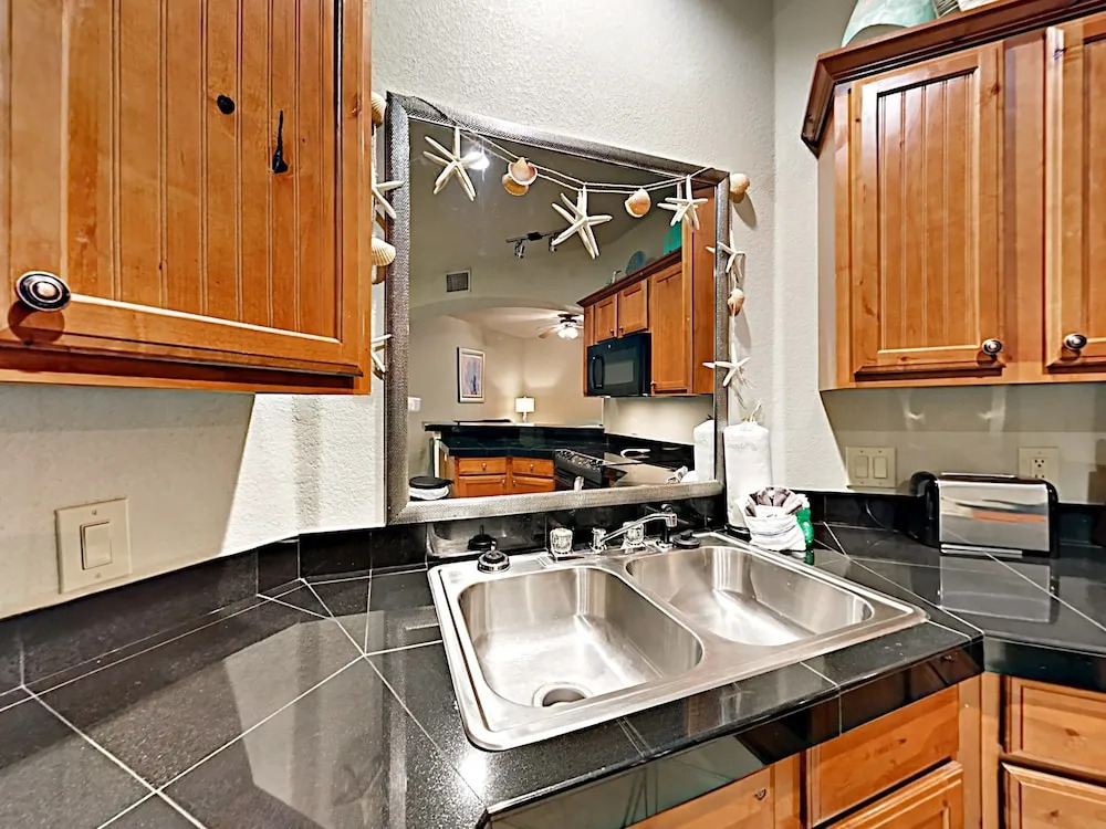 20050 East Oak Rd Condo Unit 1108