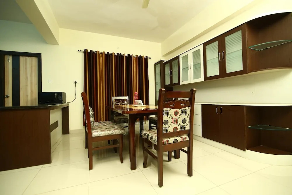 Fresh Living Prime Hitech Service Apartments