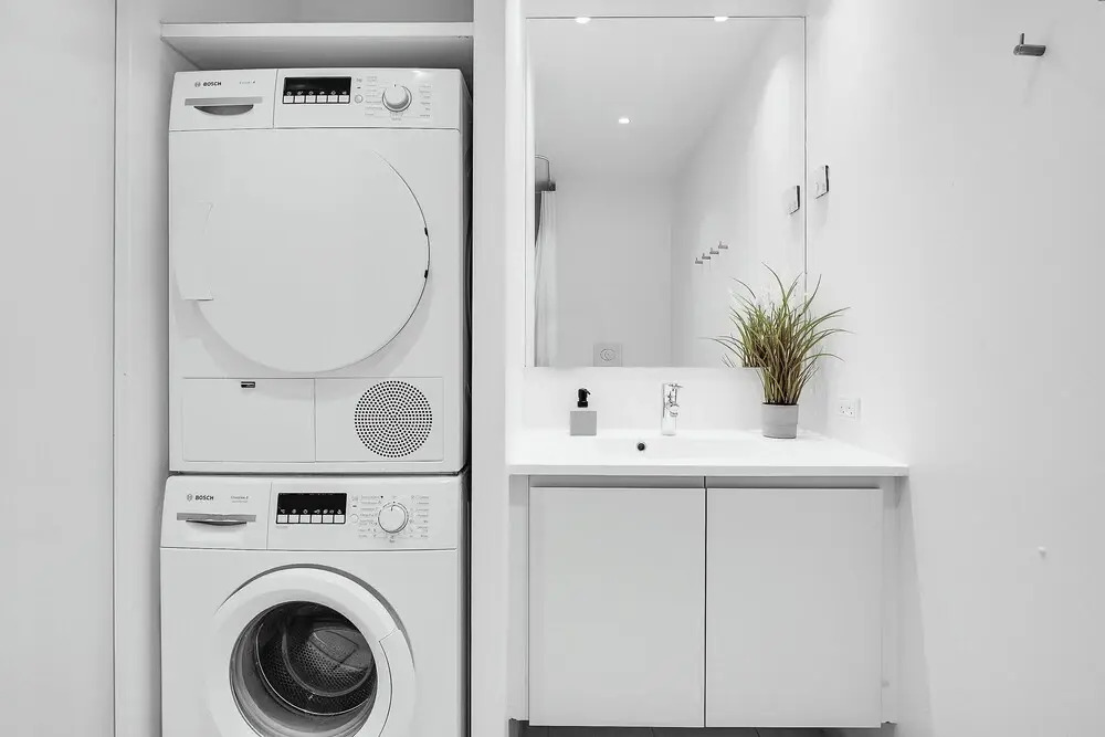 Sanders Arena - Smart 3-bdr Apt Close to Metro