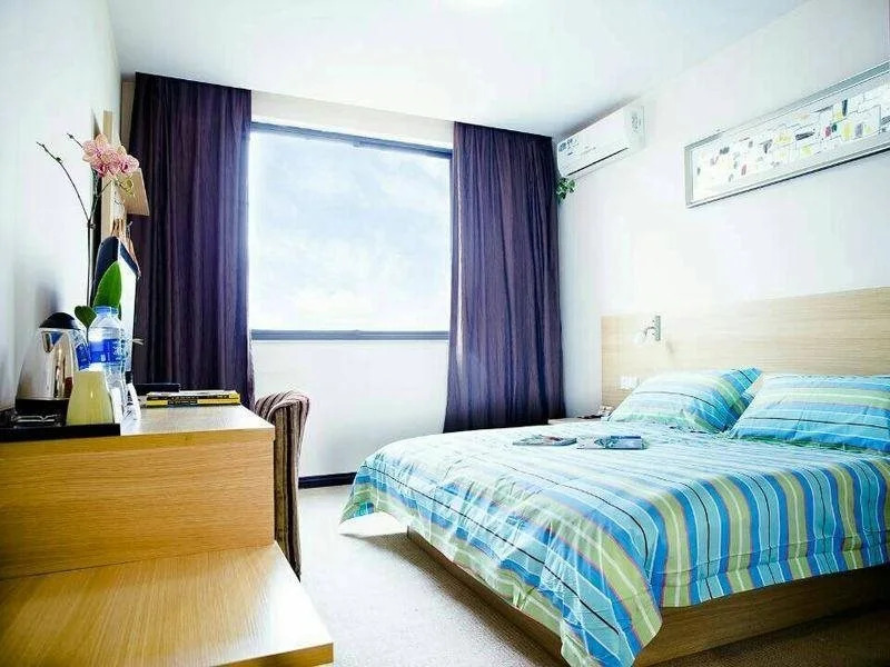 Super 8 Hotel Shanghai Fengxian Sports Center