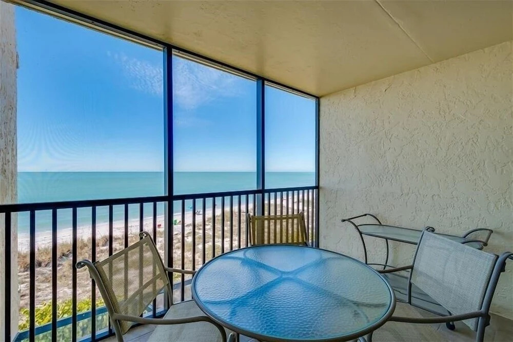 Sea Oats 215 2 Bedroom Home by RedAwning