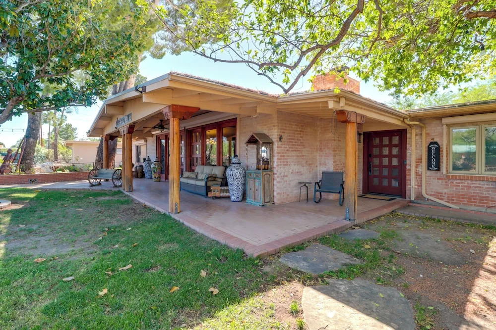Home Near Sabino Canyon: Hot Tub & Swim Spa Access