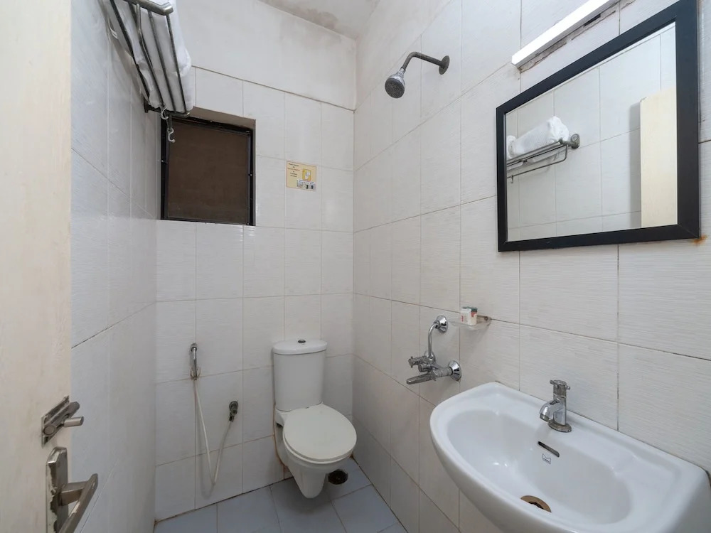 OYO 16890 Hotel Srm Central Park