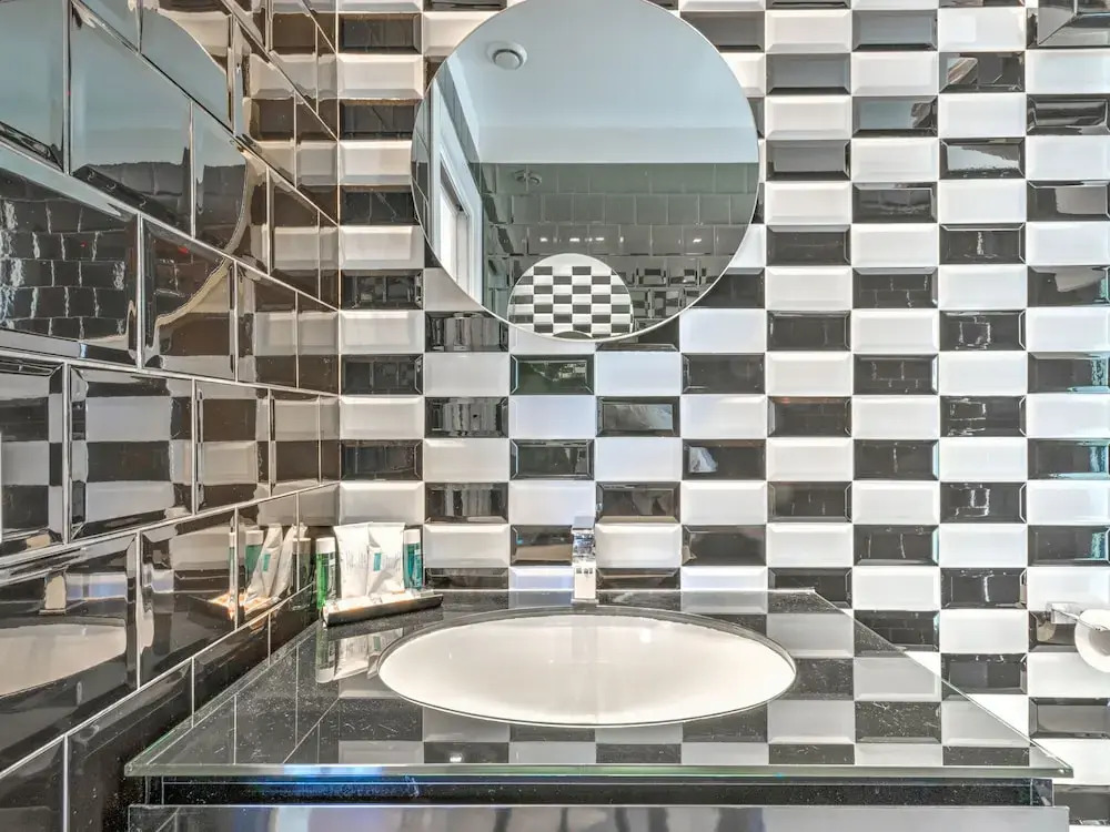 Modern Apartment in Rimini Italy with Hot Tub