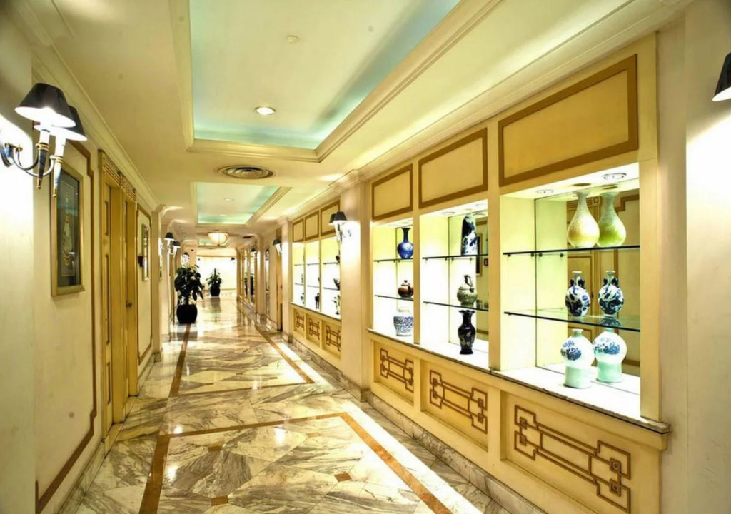Howard Johnson Ginwa Plaza Hotel
