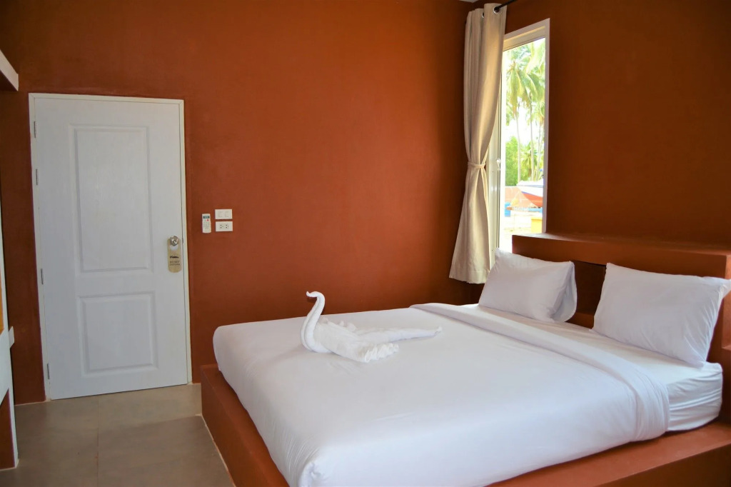 World Cat Beach & Resort เวิลด์แคท บีช แอนด์ รีสอร์ท