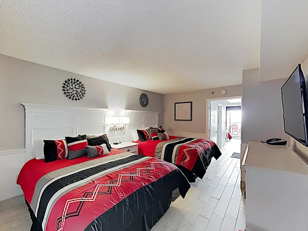 Stylish Ocean-view W/ Pools & Hot Tubs 1 Bedroom Condo