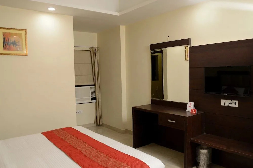 Collection O 4107 Hotel Aroma Inn