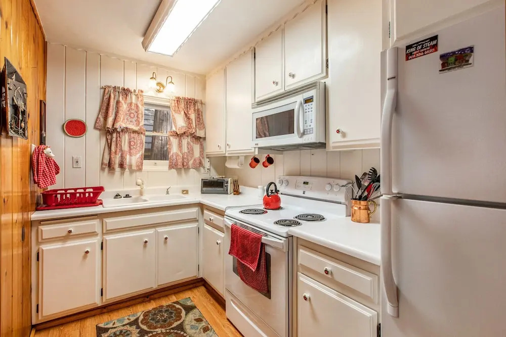 The Cottage - Charming Home 2 Bedrooms 2 Bathrooms Home