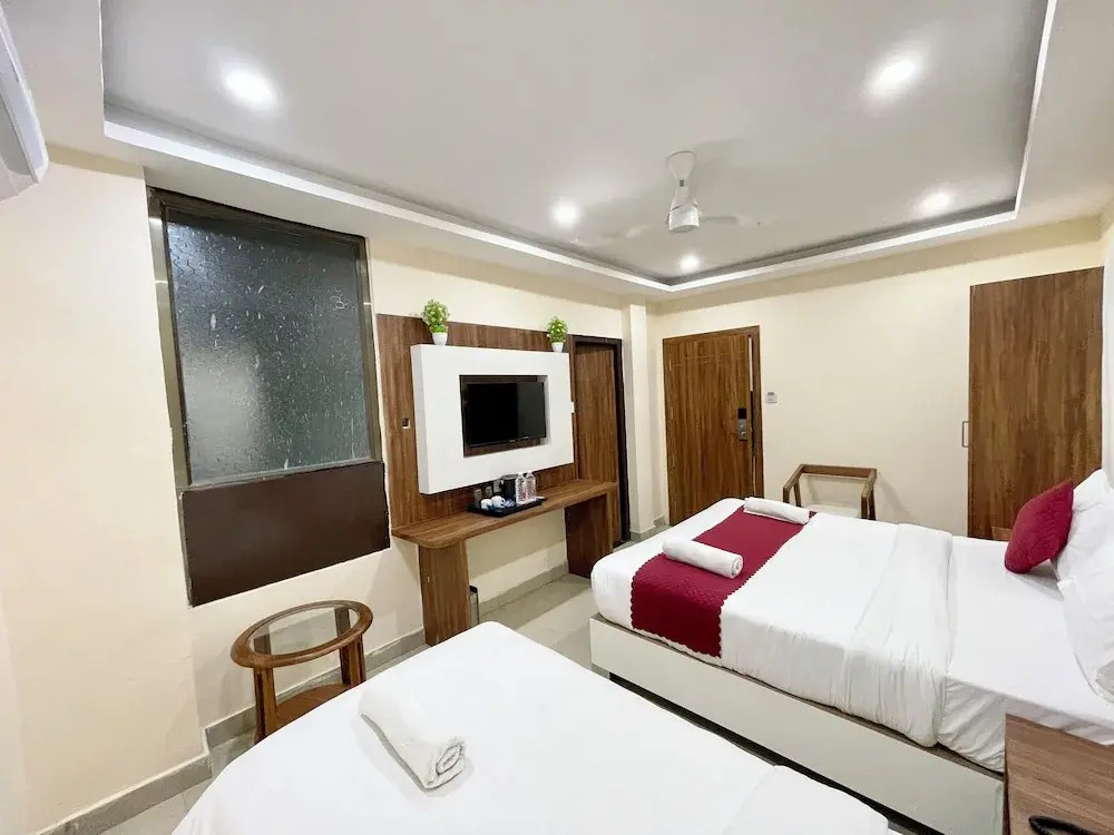 Hotel SRK - near Temple