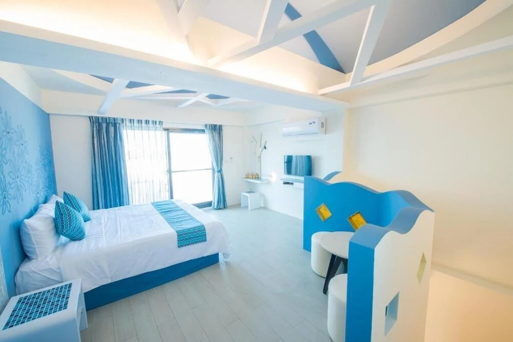 Sapphire Inn