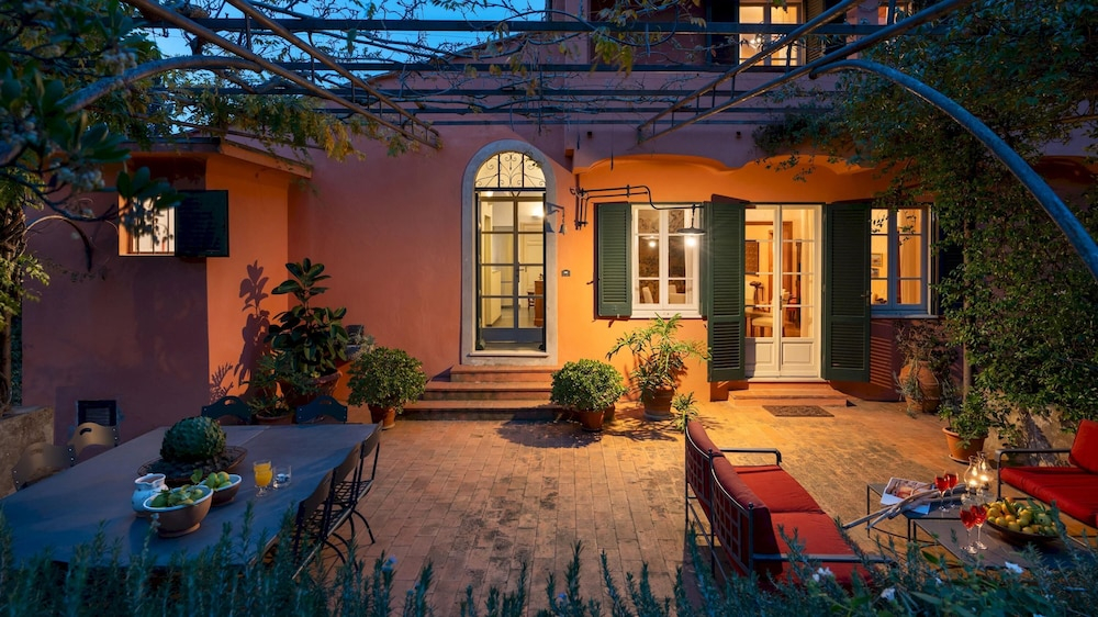 CASA DEL DUCA 10, Emma Villas