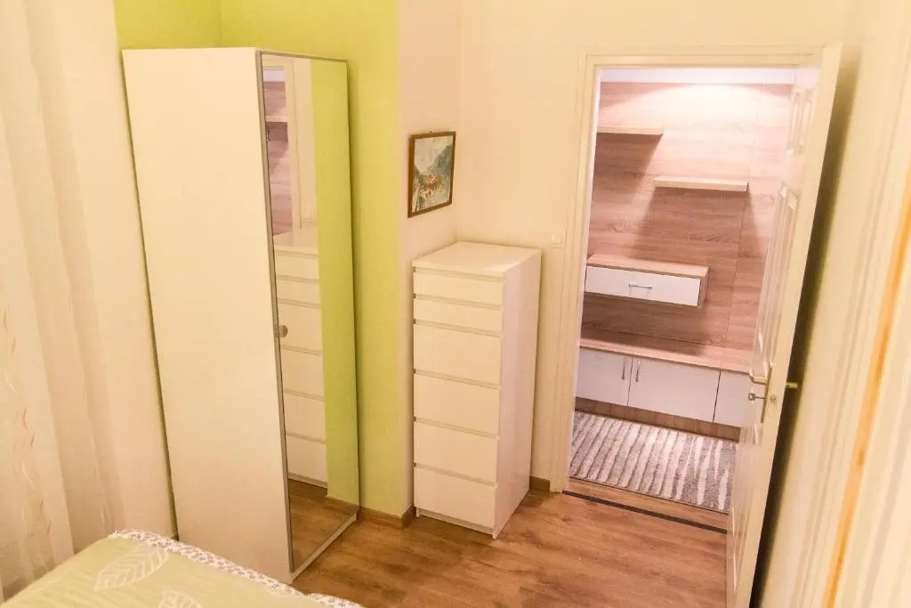 Luxury 2br Apt by the Synagogue